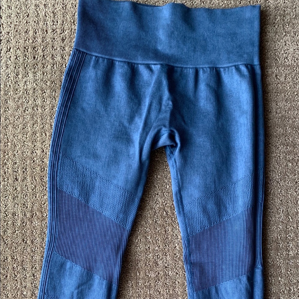 Lorna Jane size small athletic leggings